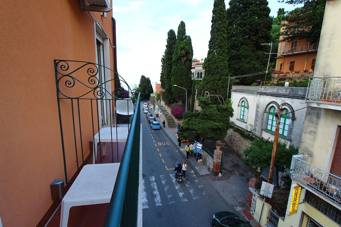 Imagen de la habitación del Hotel Innpiero Taormina. Foto 12