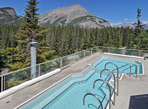 Imagen de la piscina del Hotel Inns Of Banff. Foto 13
