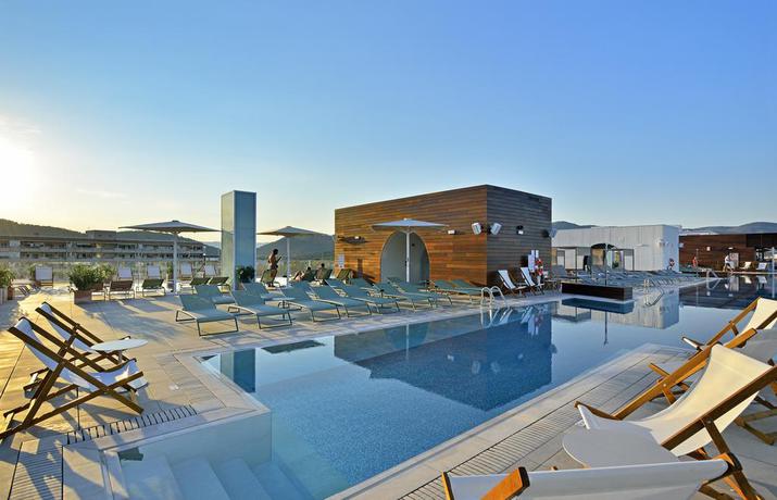 Imagen de la piscina del Hotel Innside By Meliá Calviá Beach. Foto 23