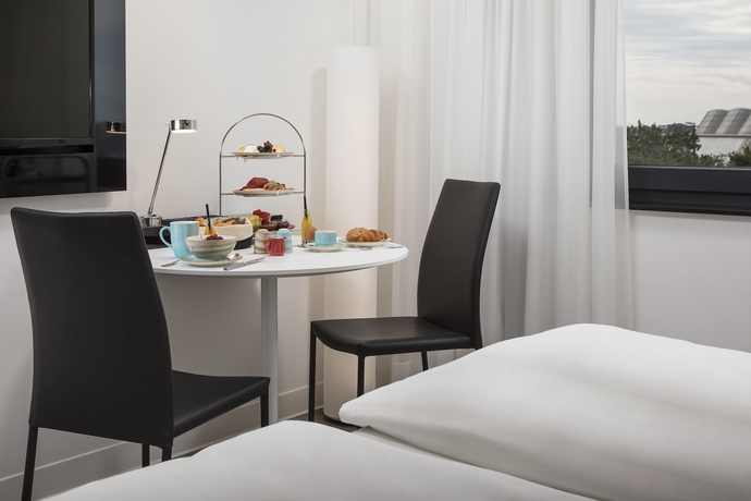 Imagen de la habitación del Hotel Innside By Meliá Hamburg Hafen. Foto 10