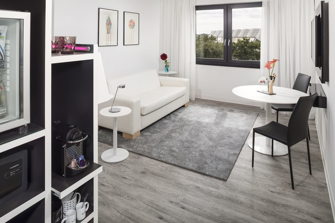 Imagen de los interiores del Hotel Innside By Meliá Hamburg Hafen. Foto 19