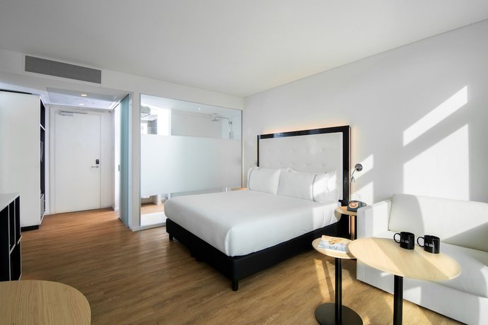 Imagen de la habitación del Hotel Innside By Meliá Milano Torre Galfa. Foto 7