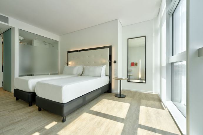 Imagen de la habitación del Hotel Innside By Meliá Milano Torre Galfa. Foto 9