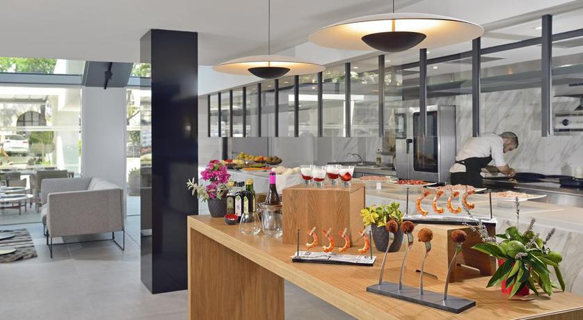 Imagen del bar/restaurante del Hotel Innside By Meliá Palma Bosque. Foto 4