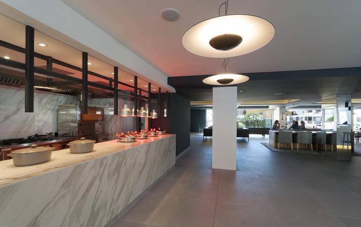 Imagen del bar/restaurante del Hotel Innside By Meliá Palma Bosque. Foto 5