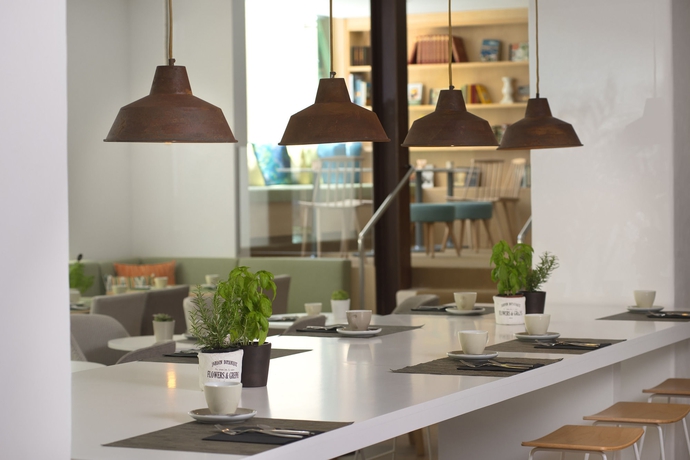 Imagen del bar/restaurante del Hotel Innside By Meliá Palma Center. Foto 4