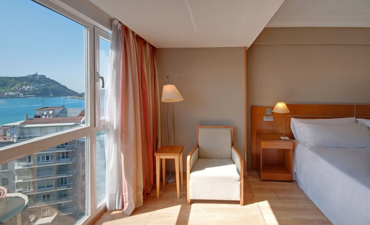 Imagen de la habitación del Hotel Innside San Sebasti&aacute;n Orly. Foto 14