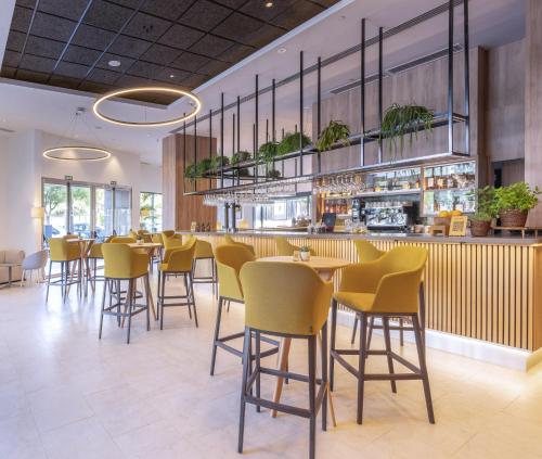 Imagen del bar/restaurante del Hotel Innside Valencia Oceanic. Foto 3