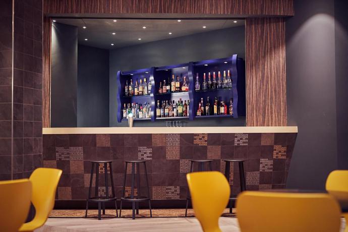 Imagen del bar/restaurante del Hotel Inntel Hotels Amsterdam Centre. Foto 2