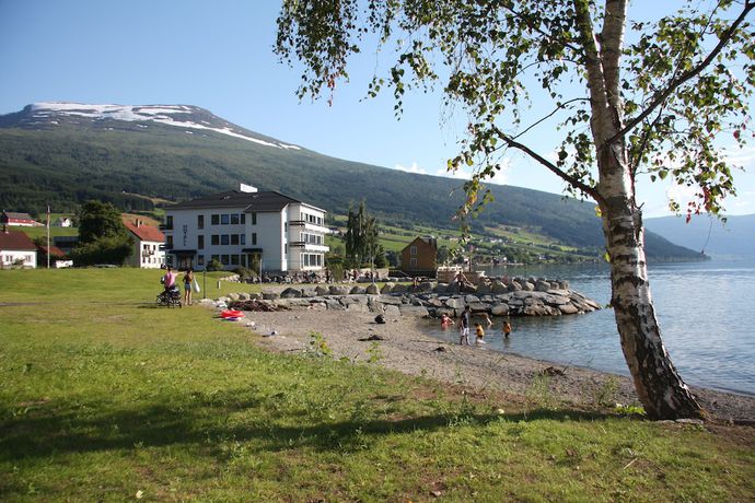 Imagen general del Hotel Innvik Fjordhotel - Misjonheimen. Foto 1