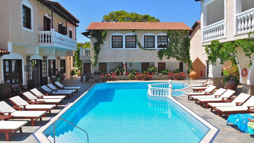 Imagen de los interiores del Hotel Ino Village. Foto 13