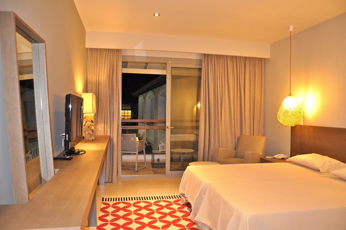 Imagen de la habitación del Hotel Ino Village. Foto 10