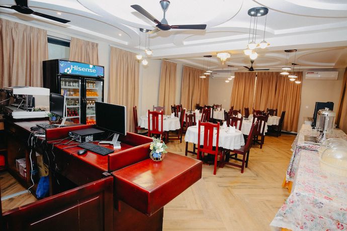 Imagen del bar/restaurante del Hotel Inoga Luxury. Foto 3