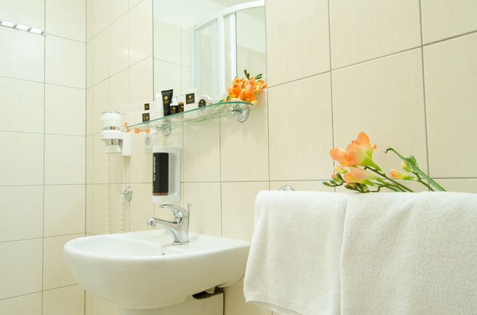 Imagen de la habitación del Hotel Inos. Foto 6