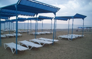 Imagen del bar/restaurante del Hotel Inova Beach. Foto 3
