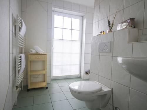 Imagen de la habitación del Hotel Insel B&uuml;sum. Foto 9