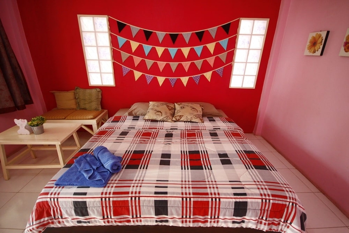 Imagen de la habitación del Hotel Insook Ko Larn Guesthouse. Foto 2