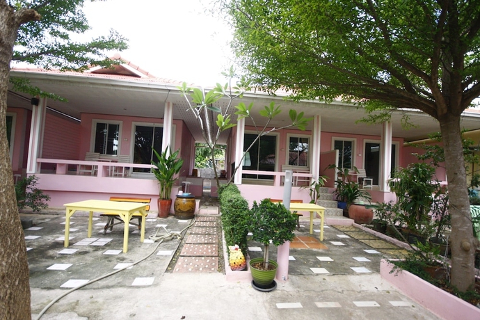 Imagen general del Hotel Insook Ko Larn Guesthouse. Foto 1