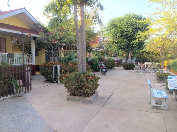 Imagen de los interiores del Hotel Insook Ko Larn Guesthouse. Foto 19