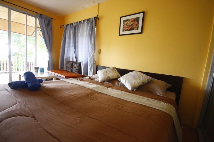 Imagen de la habitación del Hotel Insook Ko Larn Guesthouse. Foto 5