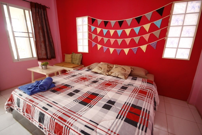 Imagen de la habitación del Hotel Insook Ko Larn Guesthouse. Foto 6