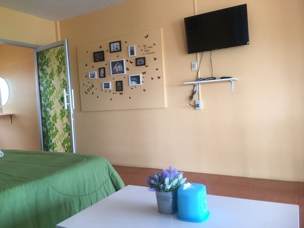 Imagen de la habitación del Hotel Insook Ko Larn Guesthouse. Foto 10