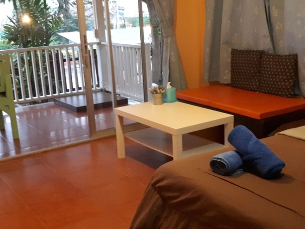 Imagen de la habitación del Hotel Insook Ko Larn Guesthouse. Foto 12