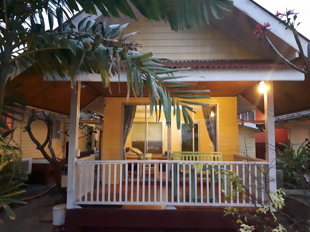 Imagen de la habitación del Hotel Insook Ko Larn Guesthouse. Foto 13