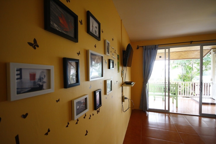 Imagen de la habitación del Hotel Insook Ko Larn Guesthouse. Foto 15