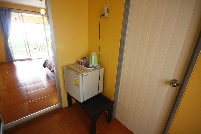 Imagen de la habitación del Hotel Insook Ko Larn Guesthouse. Foto 16