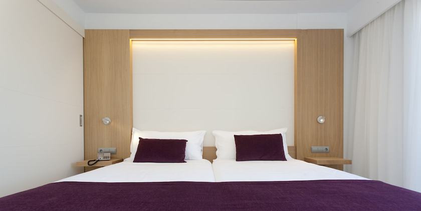 Imagen de la habitación del Hotel Insotel Club Cala Mandia. Foto 18