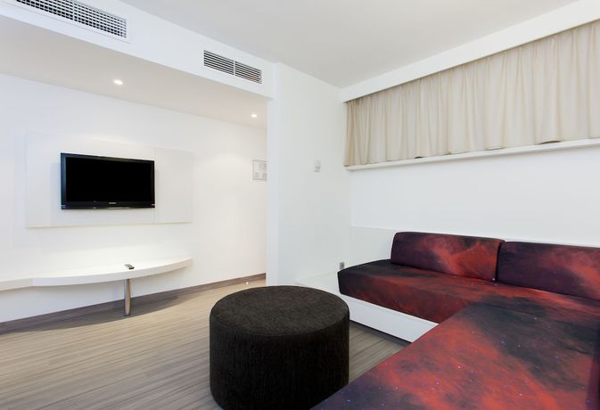 Imagen de la habitación del Hotel Insotel Club Cala Mandia. Foto 21