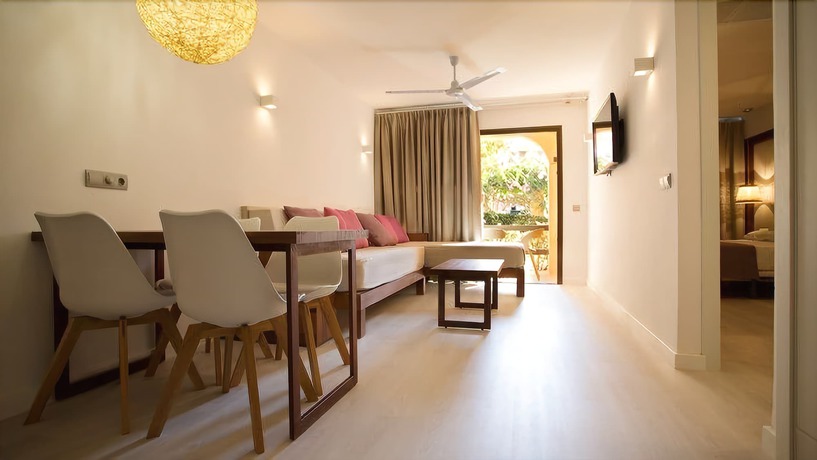 Imagen de la habitación del Hotel Insotel Club Tarida Playa. Foto 8