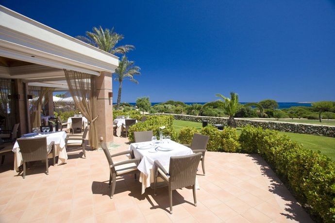 Imagen del bar/restaurante del Hotel Insotel Punta Prima Prestige Suites and Spa. Foto 3