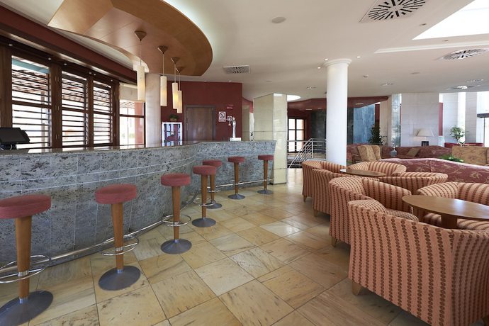 Imagen del bar/restaurante del Hotel Insotel Punta Prima Prestige Suites and Spa. Foto 4