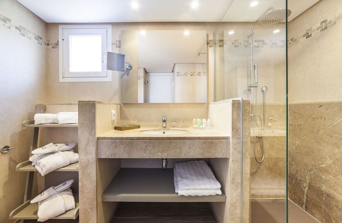 Imagen de la habitación del Hotel Insotel Tarida Beach Sensatori Resort. Foto 5