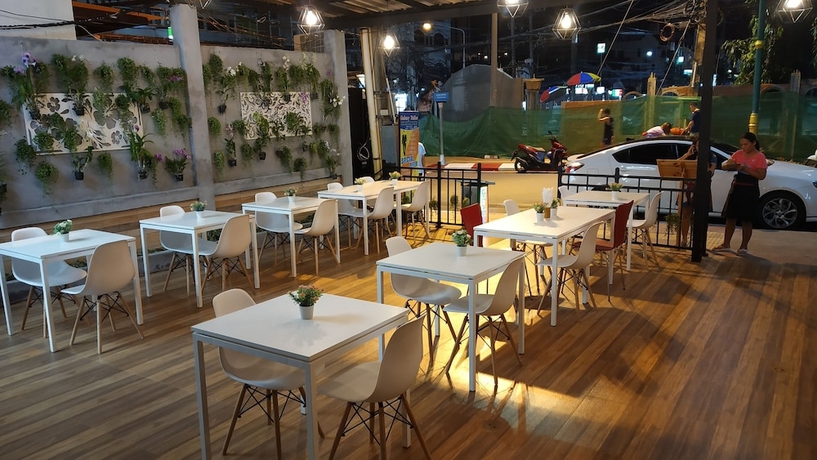 Imagen del bar/restaurante del Hotel Inspira Patong. Foto 2