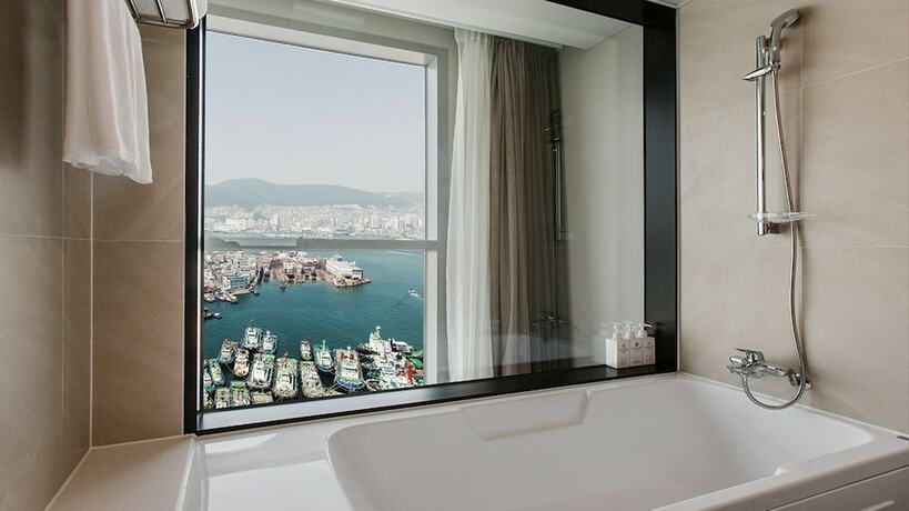 Imagen de la habitación del Hotel Instay. Foto 4