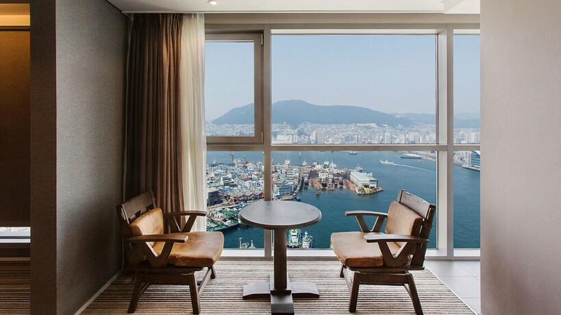 Imagen de la habitación del Hotel Instay. Foto 14