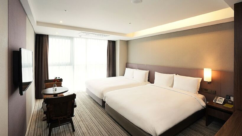 Imagen de la habitación del Hotel Instay. Foto 16