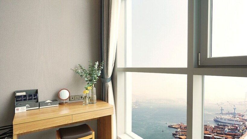 Imagen de la habitación del Hotel Instay. Foto 18