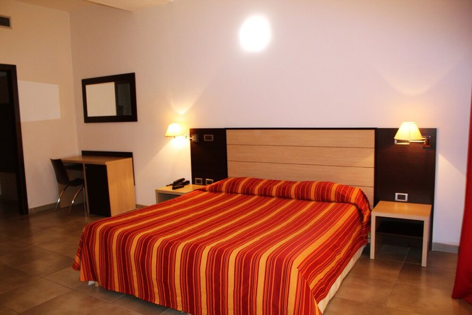 Imagen de la habitación del Hotel Insteia. Foto 8