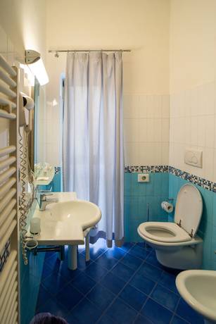 Imagen de la habitación del Hotel Insteia. Foto 16