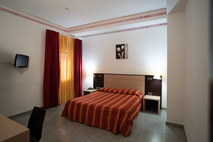 Imagen de la habitación del Hotel Insteia. Foto 17