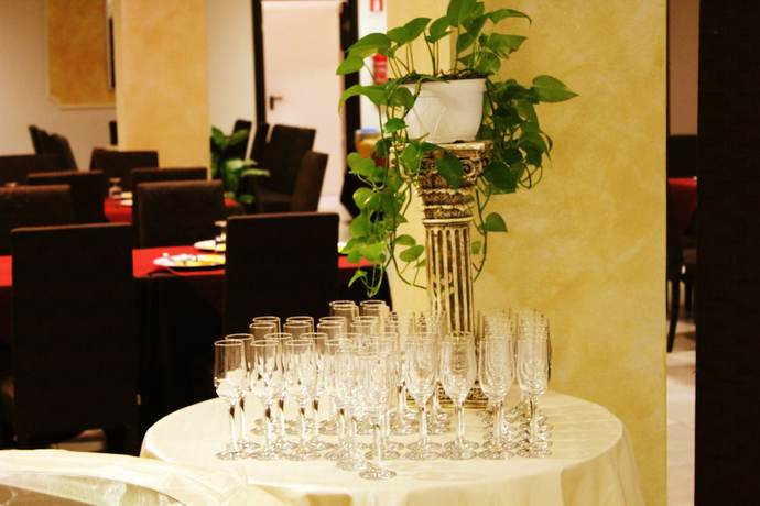 Imagen del bar/restaurante del Hotel Insteia. Foto 4