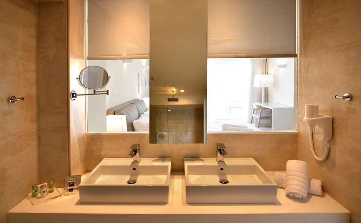 Imagen de la habitación del Hotel Insula Alba Resort and Spa. Foto 4