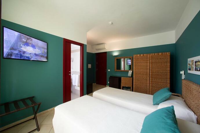 Imagen general del Hotel Insula, Favignana. Foto 10