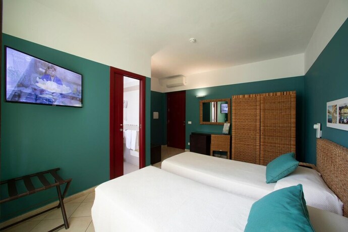 Imagen de la habitación del Hotel Insula, Favignana. Foto 27