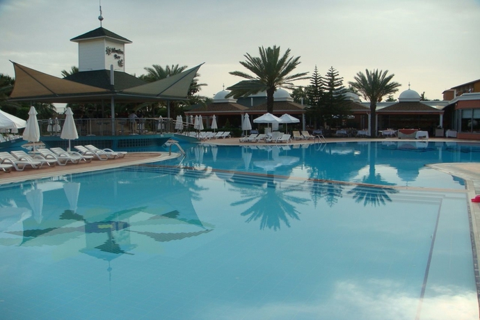 Imagen general del Hotel Insula Resort and Spa - All Inclusive. Foto 1