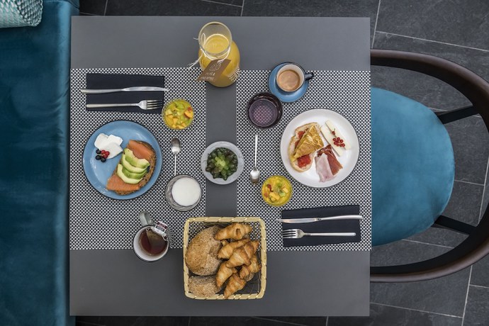 Imagen del bar/restaurante del Hotel Intelier Villa Katalina. Foto 9